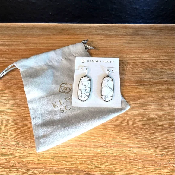 Kendra Scott Elle Earrings White Howlite Silver - Picture 1 of 2